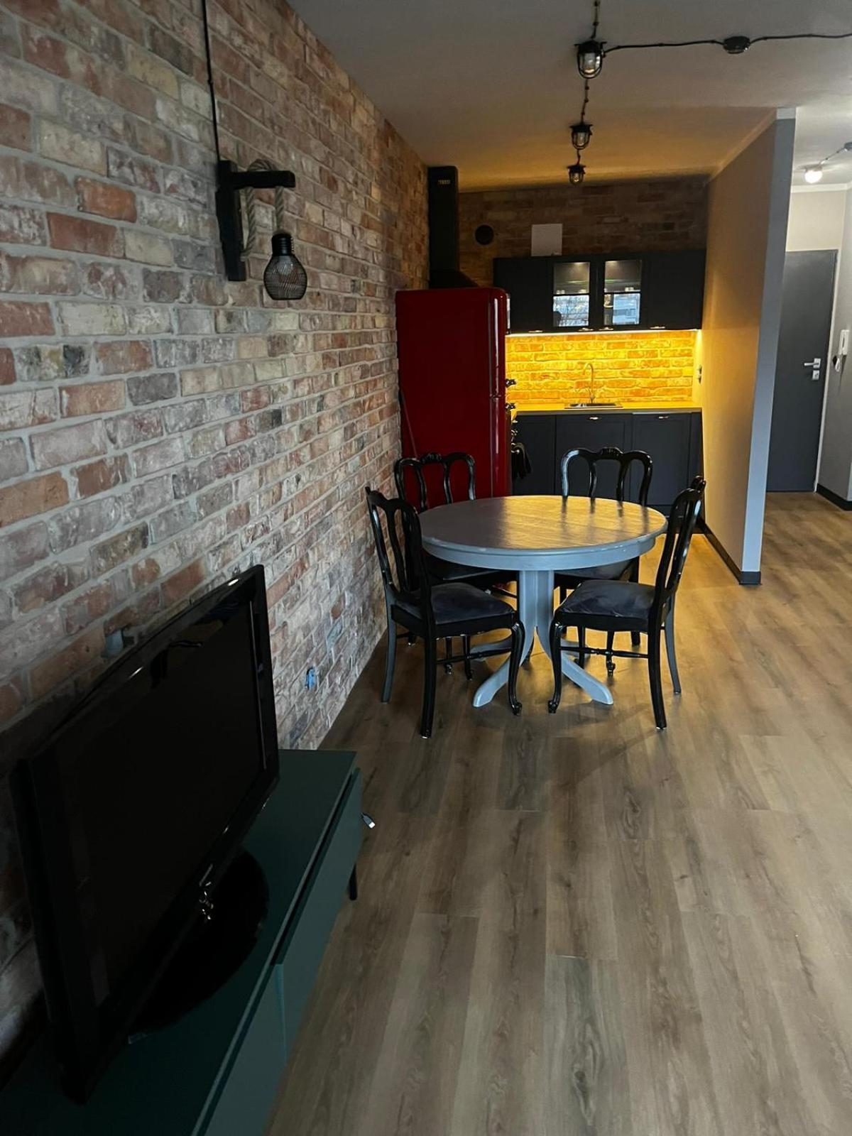 Apartament Z Widokiem Na Stadion Styl Industrialny Jedyny Taki Check In 24 H Poznań Exteriör bild