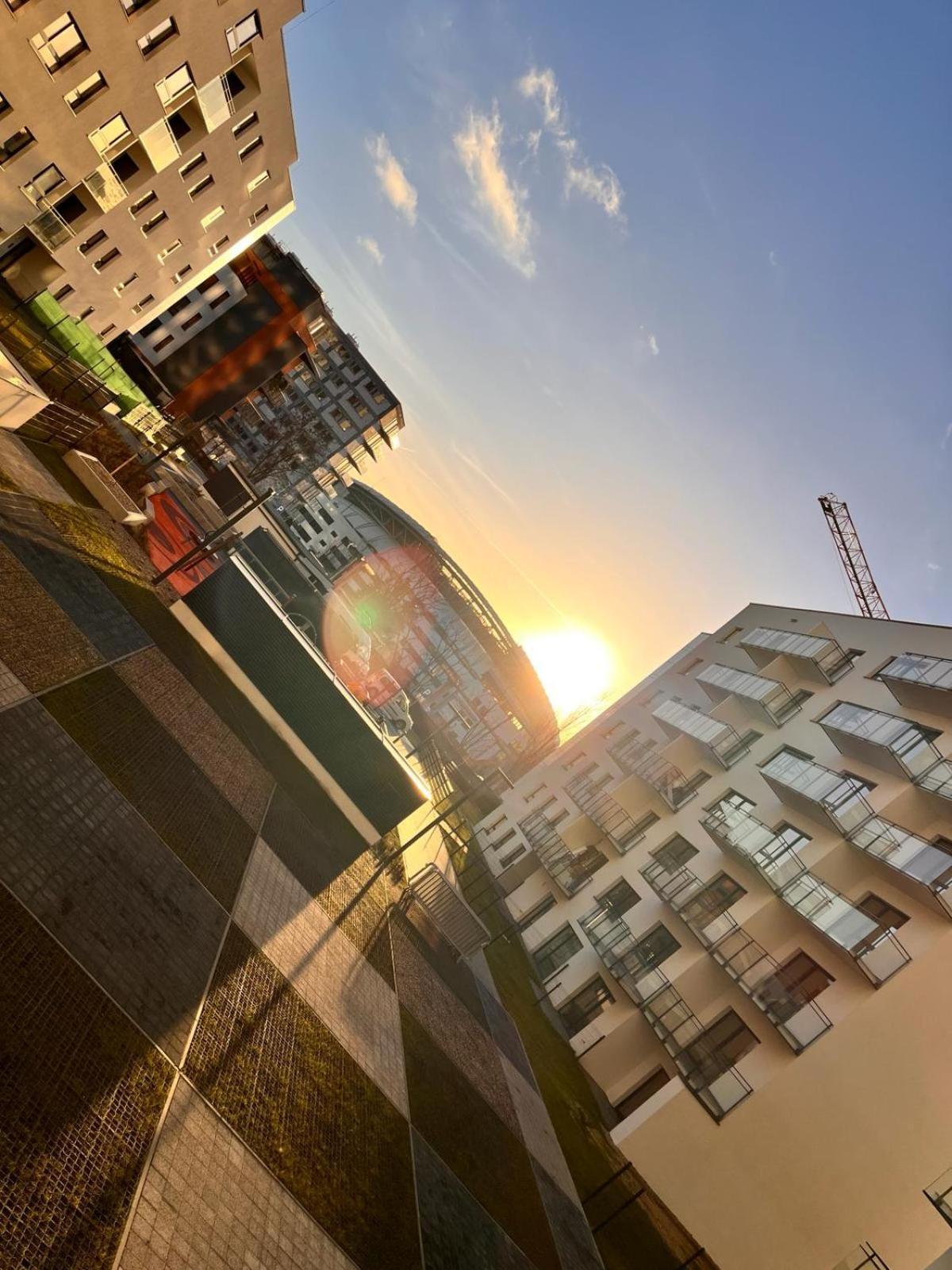Apartament Z Widokiem Na Stadion Styl Industrialny Jedyny Taki Check In 24 H Poznań Exteriör bild